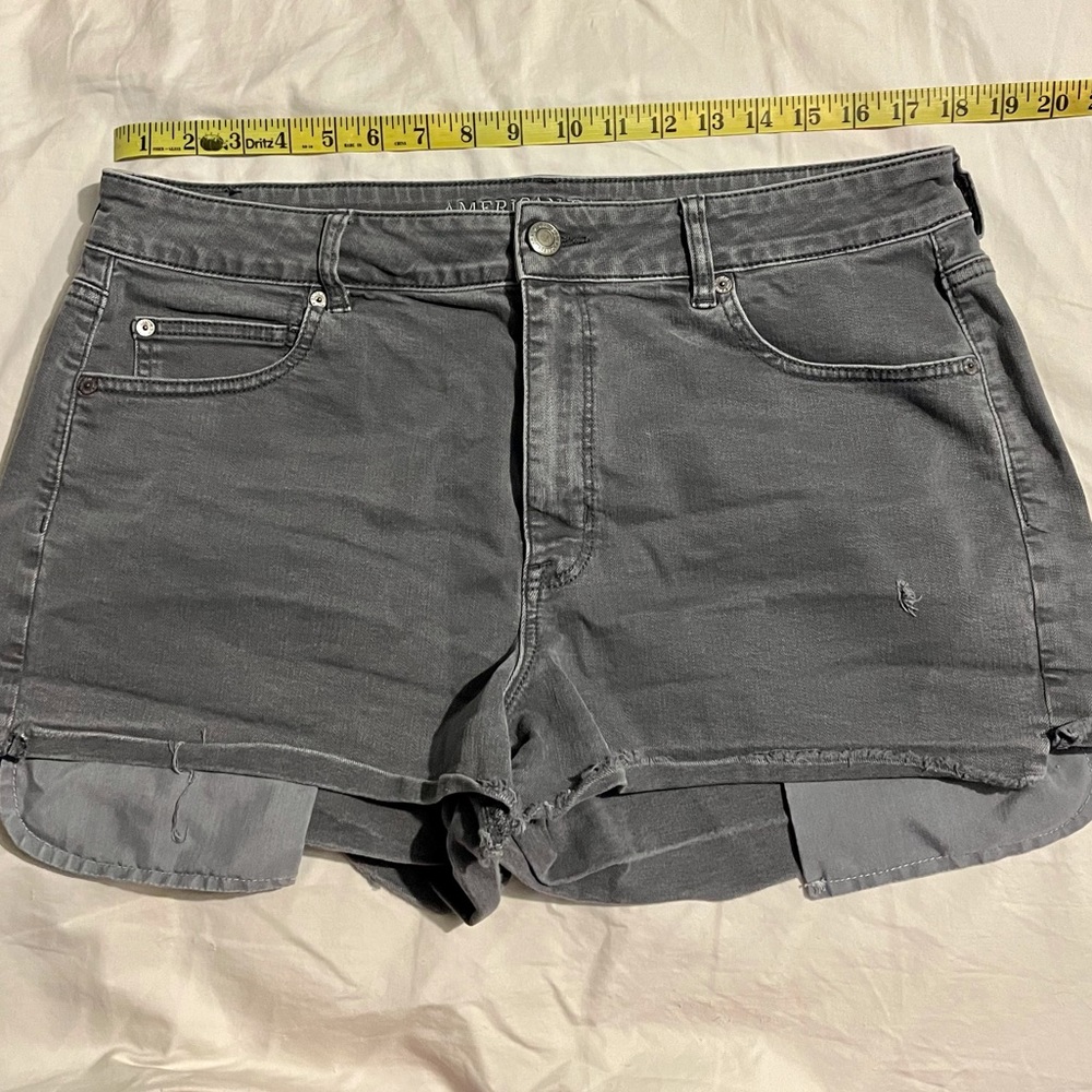 American Eagle Hi-rise Shorts